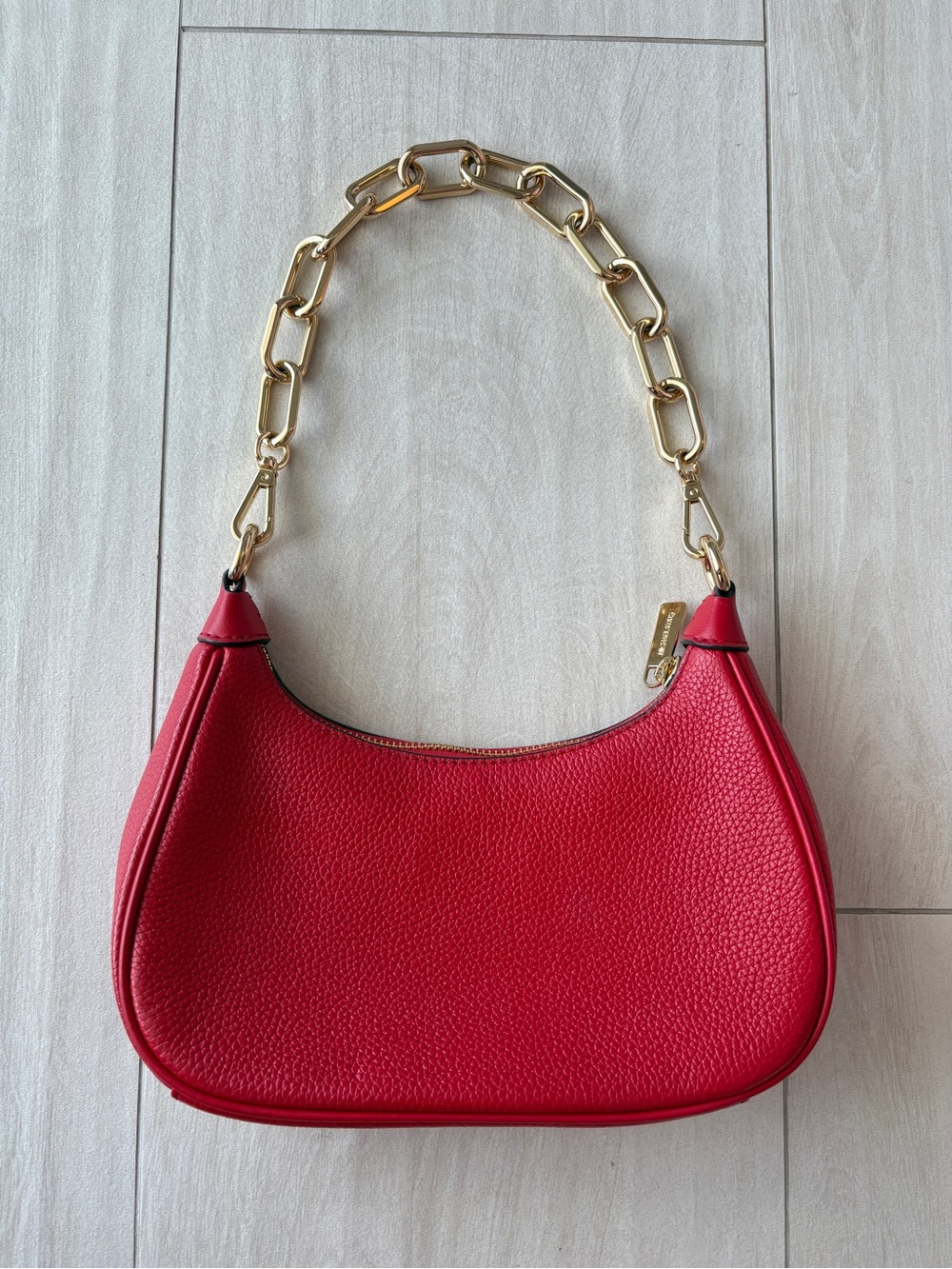 Michael Kors Red Pebbled Leather Shoulder Bag with Gold Chain Accent - Picture 3 of 9